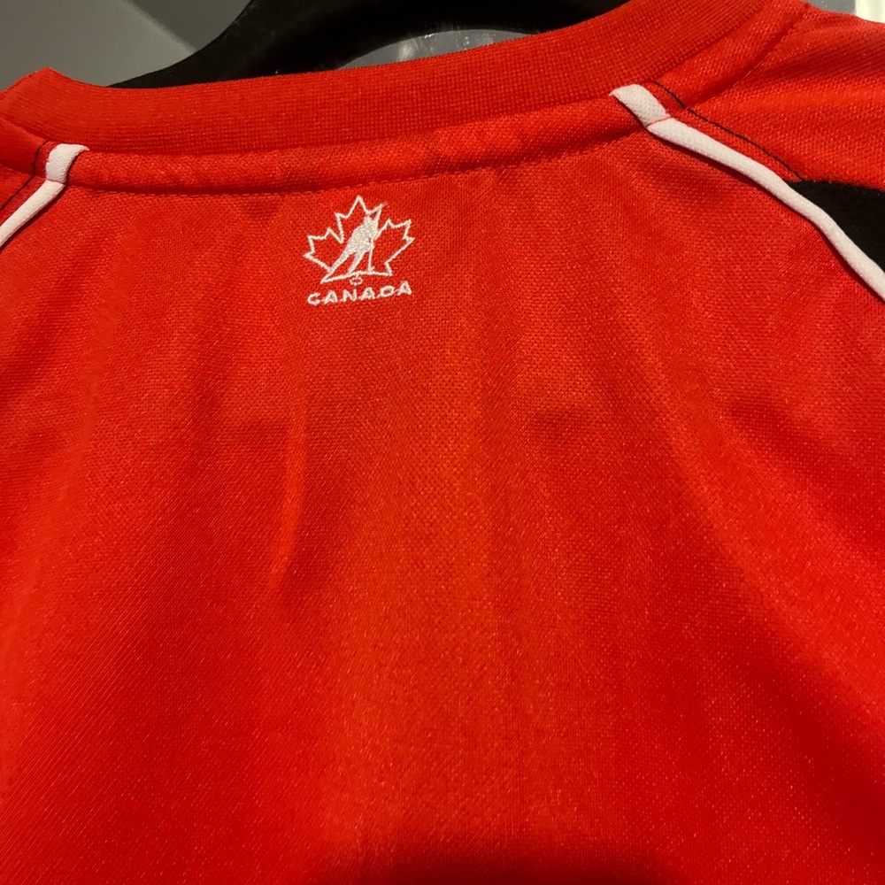 Vintage Boys Medium 10-12 Hockey Jersey Team Canada Olympics Jersey - Picture 8 of 12